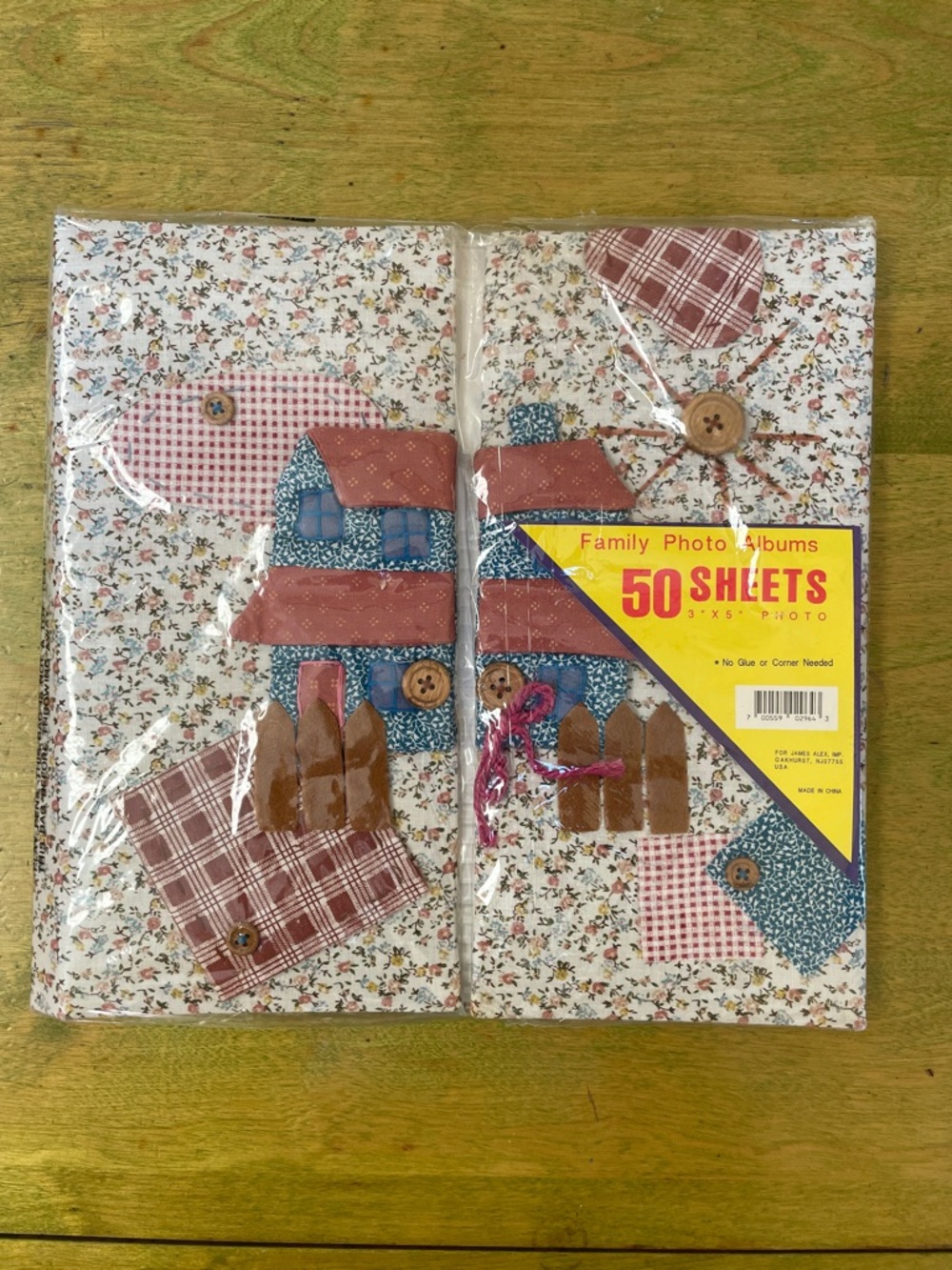 CRAFTY PHOTO ALBUM